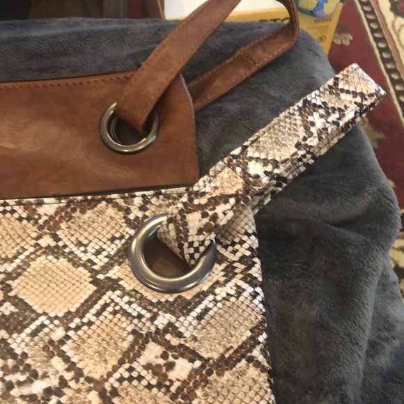 Cute Clutch bag in snakeskin - Picture 6 of 15